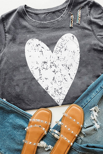 Gray Valentine's Day Large Heart Shape Print Graphic T Shirt