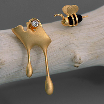 Cubic Zirconia Honey Bees 925 Sterling Silver Studs Earrings