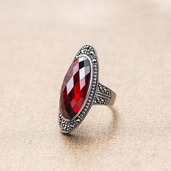 Vintage Solid 925 Sterling Silver Created Red Ruby Black Marcasite Ring