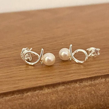 Women Round Shell Pearl Hollow Knot 925 Sterling Silver Stud Earrings