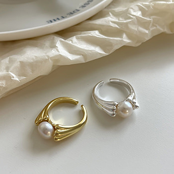 Elegant Round Shell Pearls Shell 925 Sterling Silver Adjustable Ring