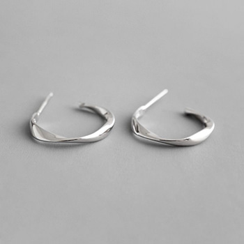 Simple Mobius Twisted 925 Sterling Silver Hoop Earrings