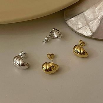 Cute Croissant Thread 925 Sterling Silver Stud Earrings