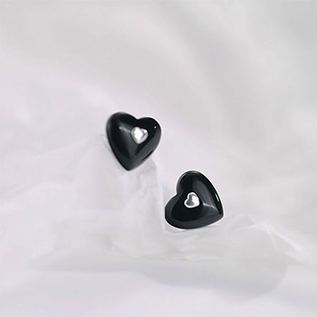 Fashion Black Heart 925 Sterling Silver Stud Earrings