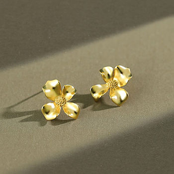 Beautiful Flower 925 Sterling Silver Stud Earrings