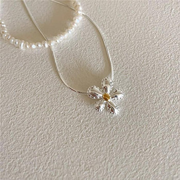 Beautiful Daisy Flower Girl 925 Sterling Silver Necklace