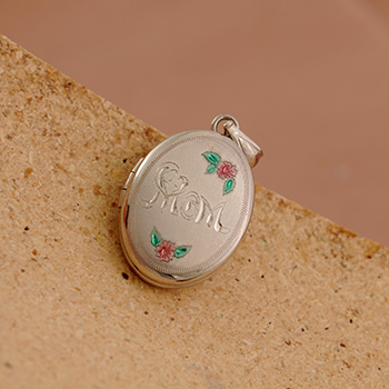 Gift Mother's Day Oval Mom Letters Silver Locket Necklace Pendant